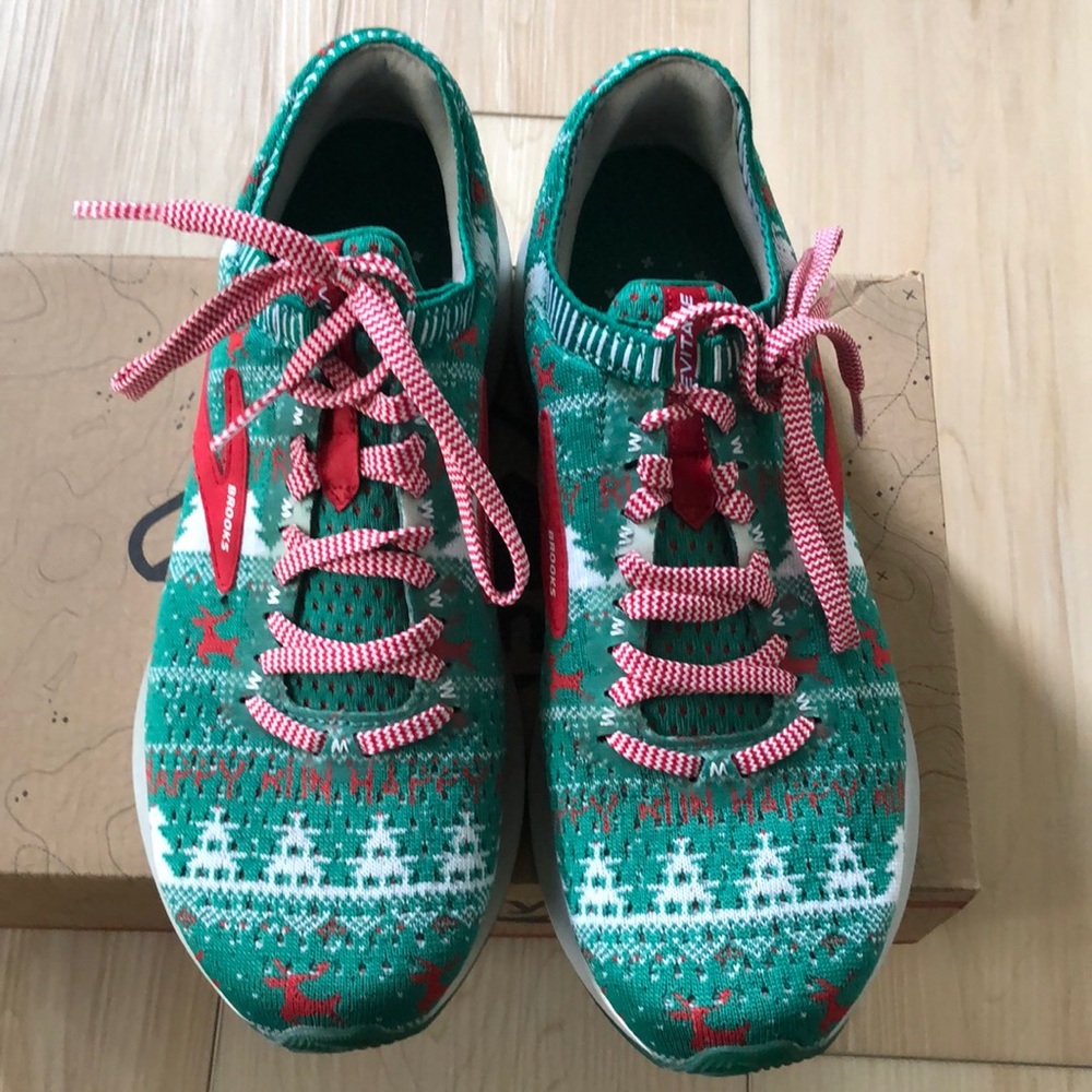 Brooks Levitate 2 Christmas 🎄 Running Shoes EUC